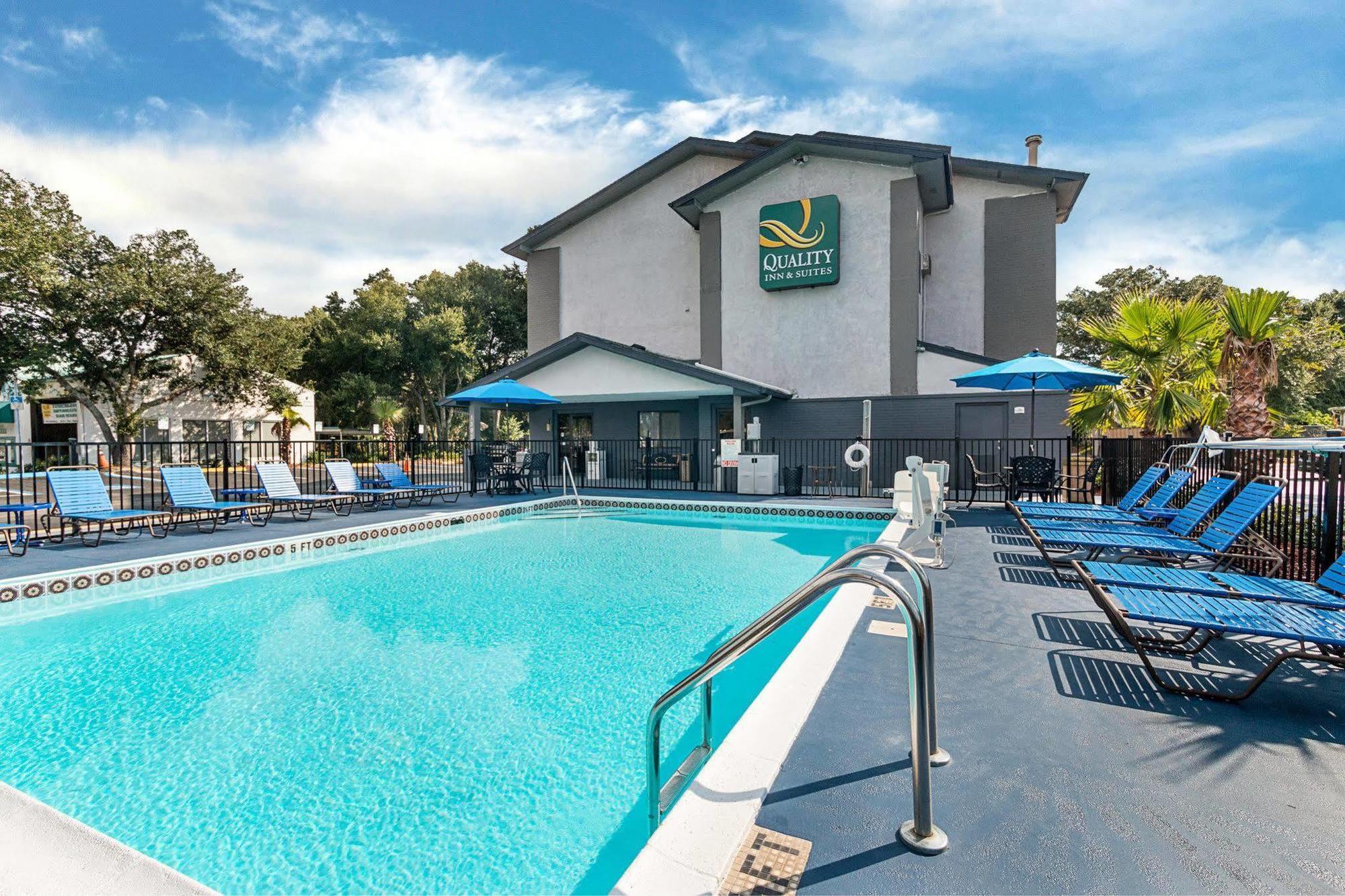 Quality Inn & Suites Leesburg Chain Of Lakes Esterno foto